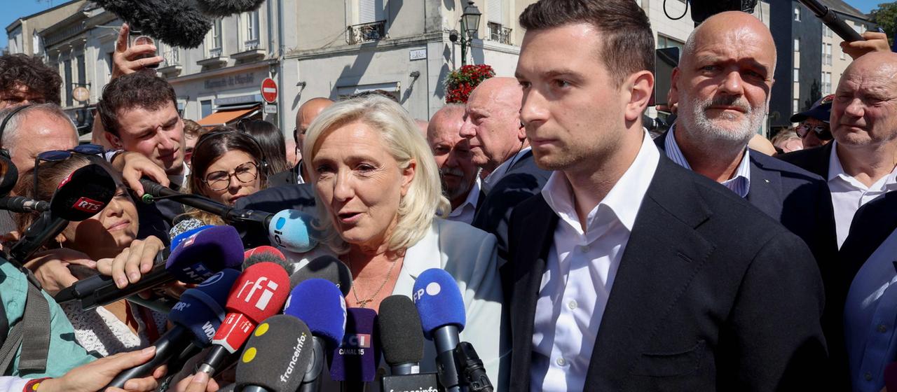 Après le jugement : Marine Le Pen se lance dans la campagne électorale.