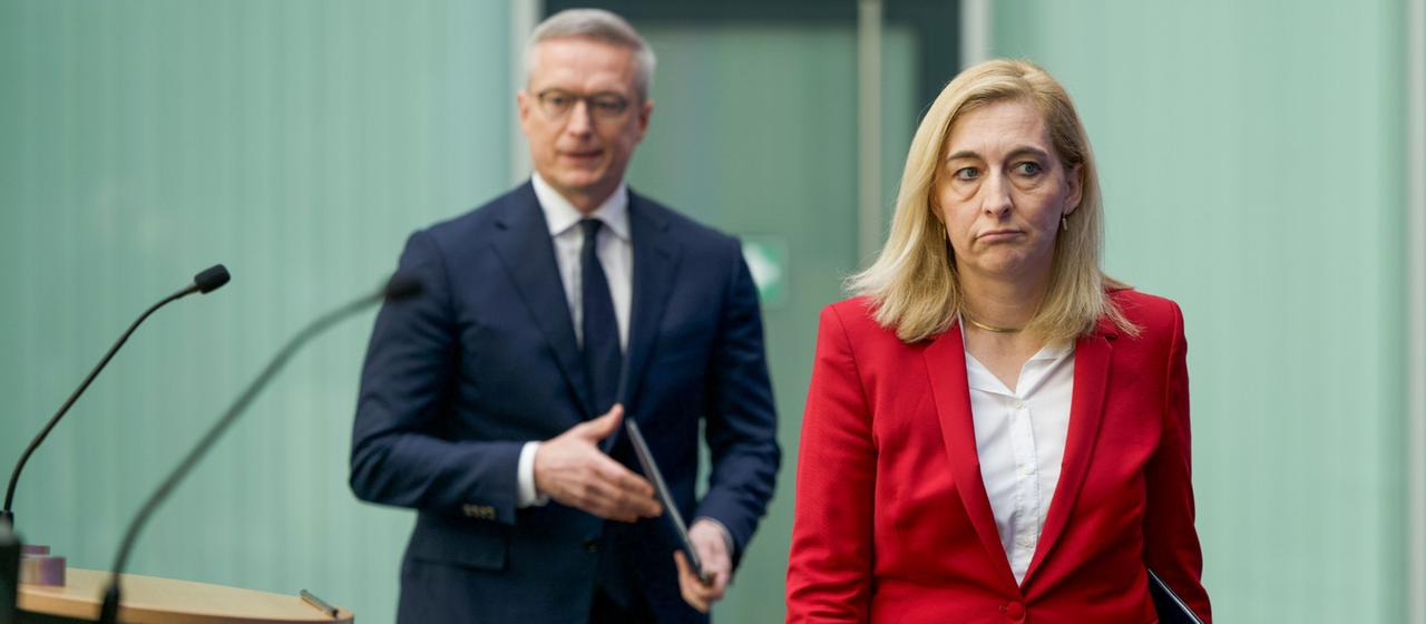 Cabinet de décharge : Premiers pas vers moins de bureaucratie