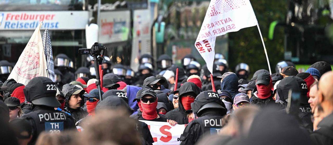 Congrès de l’AfD à Erfurt commencé à l’heure malgré les manifestations
