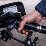 En Pologne, les prix des carburants explosent après la fin du plafonnement des prix.