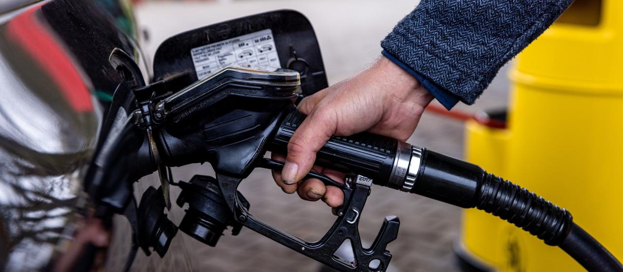 En Pologne, les prix des carburants explosent après la fin du plafonnement des prix.