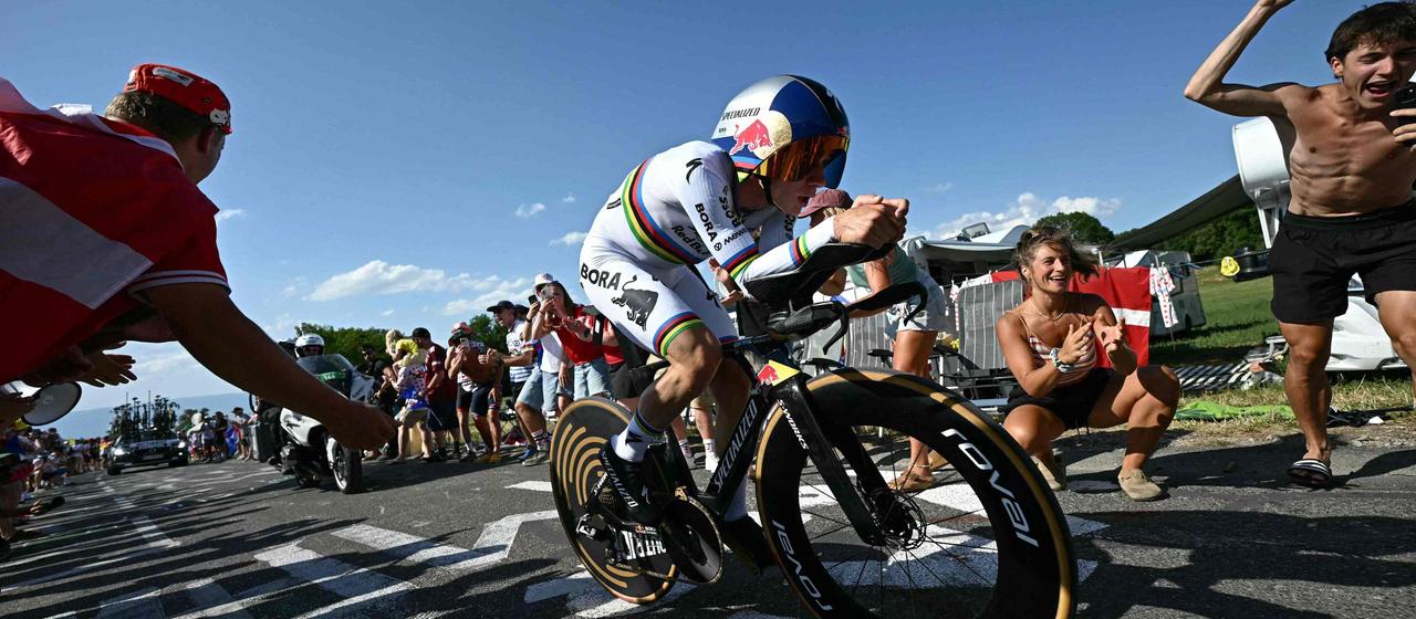 Evenepoel bat à nouveau Pogacar – Lipowitz chute lourdement