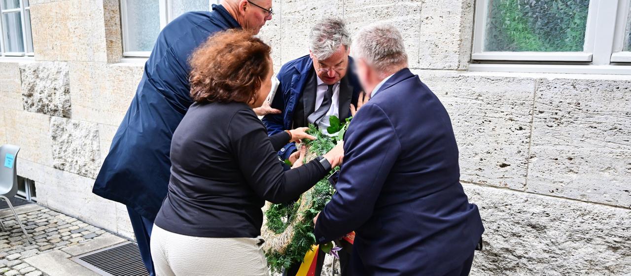 Hommage à l’attentat contre Hitler au Bendlerblock – avec incident
