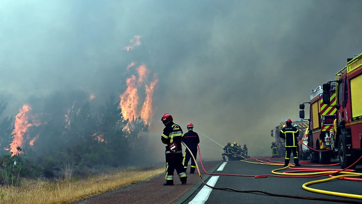 Incendies de forêt en France : 250 000 personnes évacuées alors que le feu se rapproche de Bordeaux