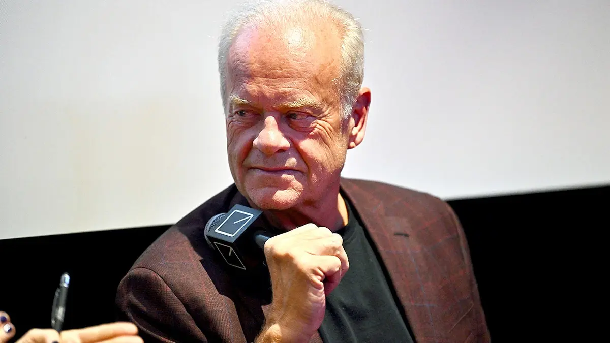 Kelsey Grammer affirme que le remplacement de personnages par d’autres races dans les classiques d’Hollywood entraîne des échecs.