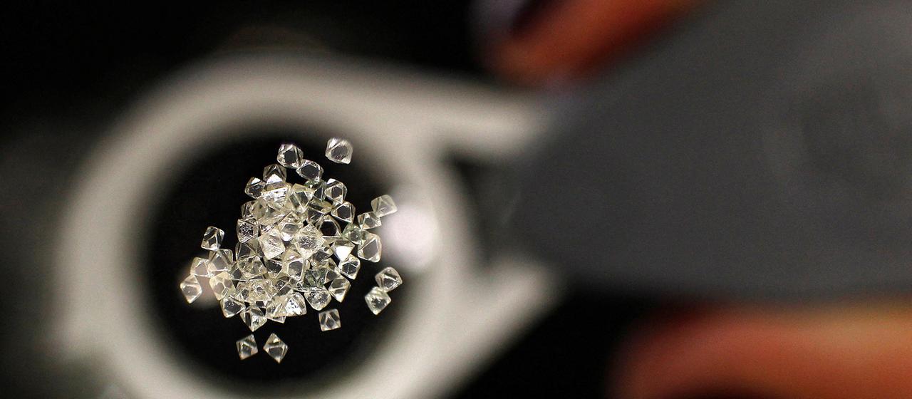 La production dans la plus grande mine de diamants d’Afrique du Sud est arrêtée