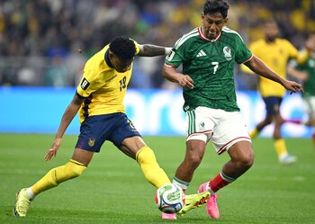 Luis Romo en action contre l'Équateur