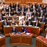 Le Parlement hongrois vote pour la destitution du président Sulyok