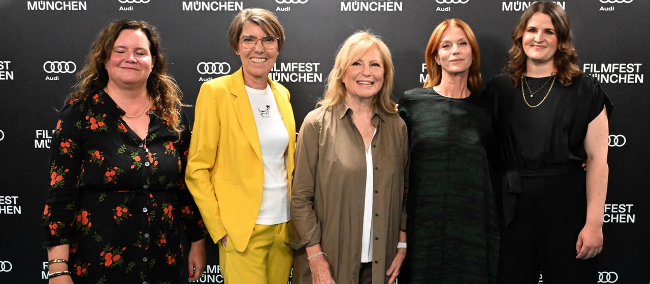 Le facteur humour : À quel point la télévision des années 90 était sexiste