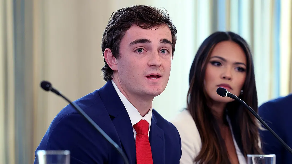Le journaliste YouTube Nick Shirley, une machine de journalisme en solo sur la scène nationale