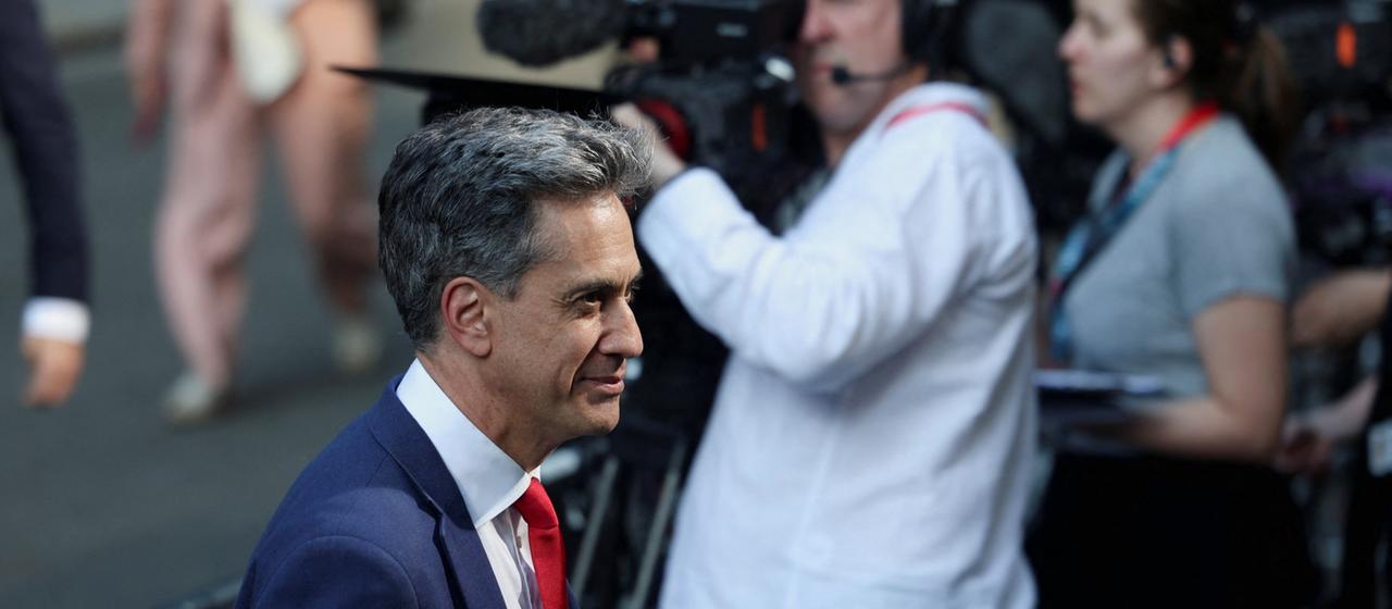Le nouveau Premier britannique Burnham remanie son cabinet