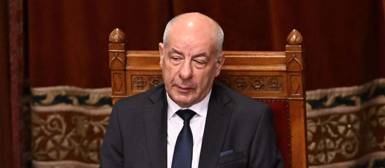 Le président de l’État hongrois pave la voie à sa propre destitution.