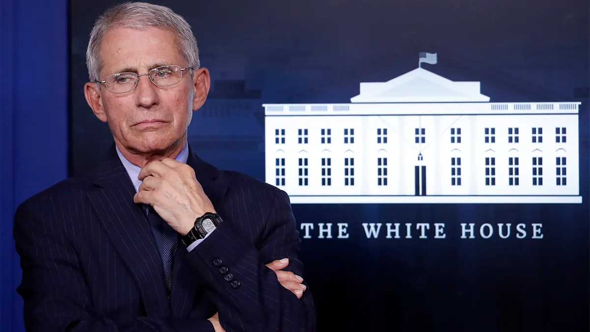 Les journaux de Fauci révèlent une amitié étroite avec le journaliste de CNN Jake Tapper