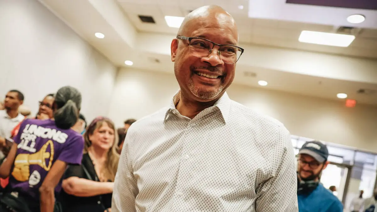 Les propositions de politique d’Aaron Ford estimées à 18 milliards de dollars, selon un rapport.