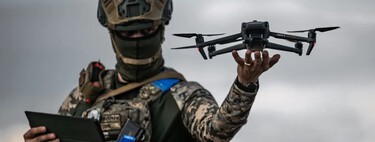 L’image semble absurde jusqu’à ce que l’on comprenne la menace de la Chine : Taïwan renforce ses canons anti-aériens avec des filets de pêche.