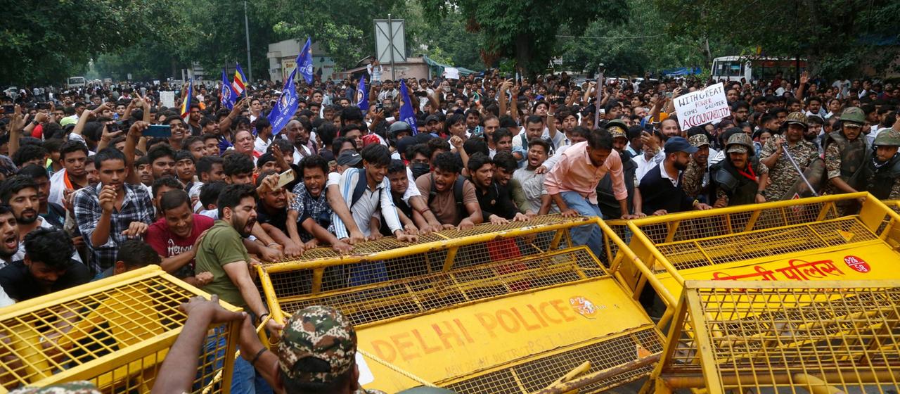 Manifestation en Inde : Démonstration “Cockroach” contre le gouvernement à New Delhi