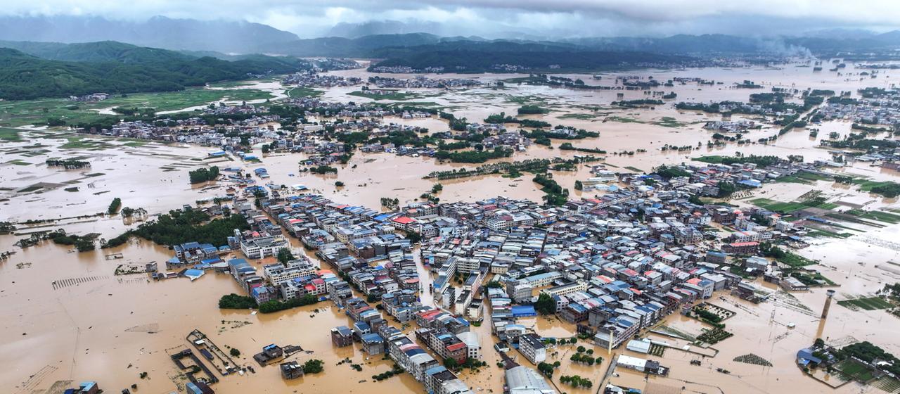 Météo : Morts et disparus après les inondations et glissements de terrain en Chine