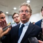 Rand Paul publie des messages montrant les doutes des auteurs du document sur le COVID concernant le laboratoire