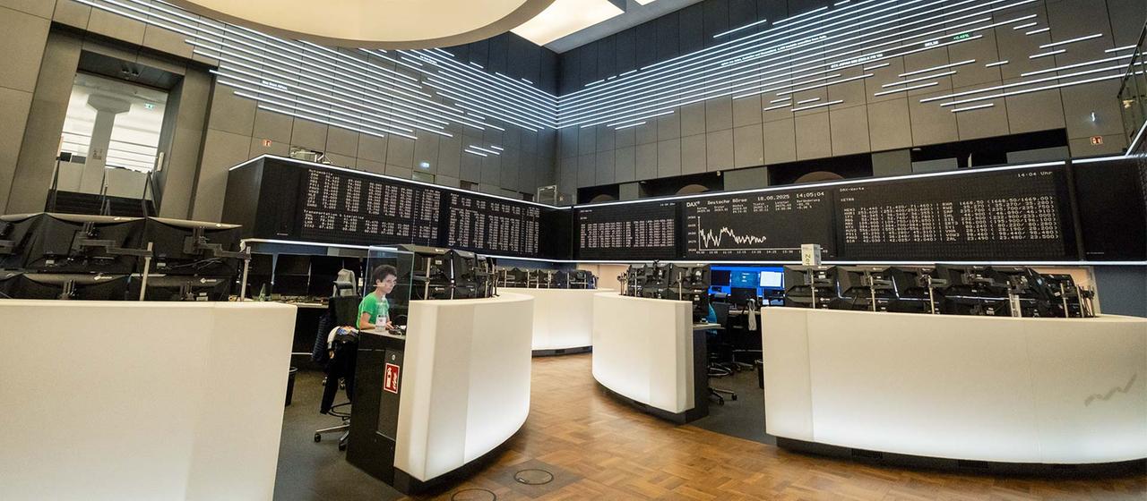 Rapport de marché : DAX au-dessus de 25 000 – Les investisseurs attendent les données sur l’emploi aux États-Unis