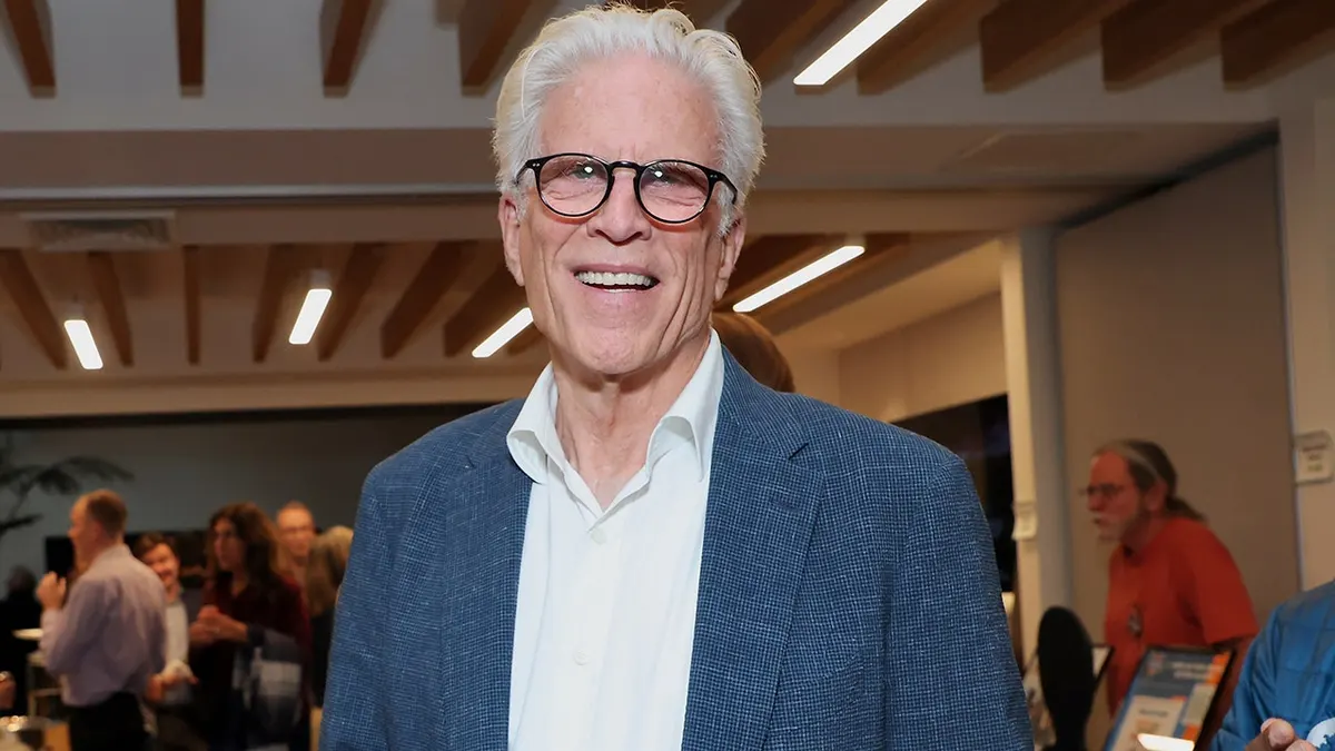 Ted Danson admet que ses luttes personnelles ont éclipsé la fin de ‘Cheers’