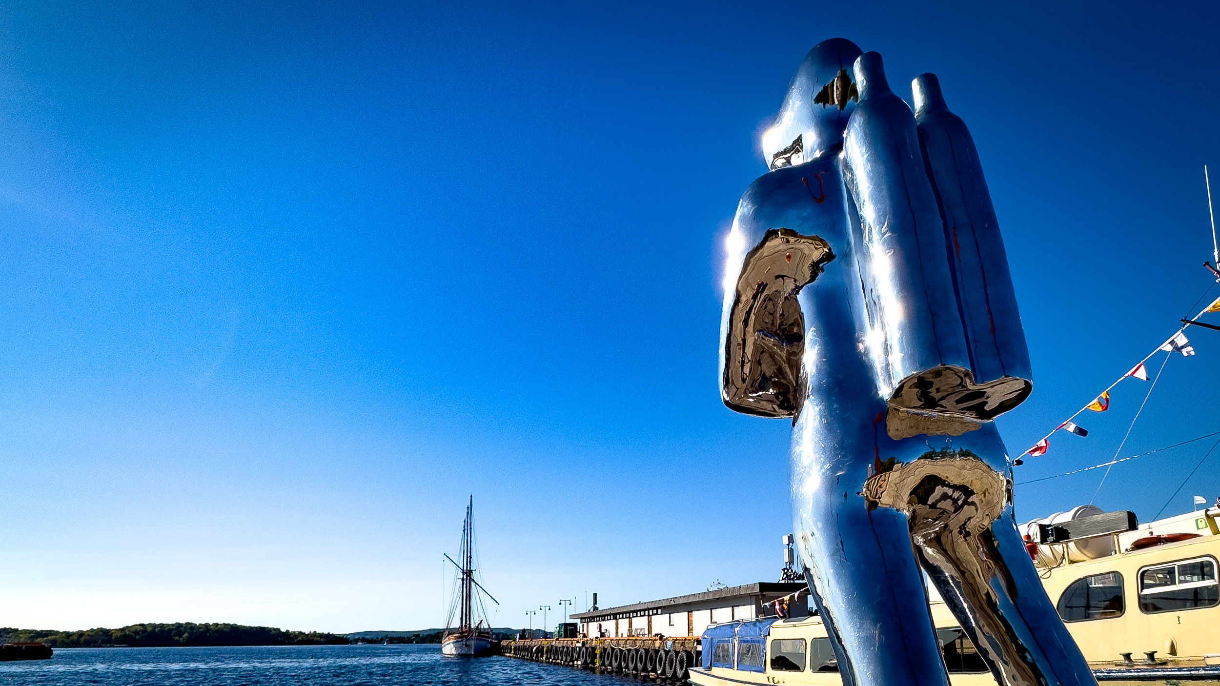 Norveç'in Oslo kentinde bir tüplü dalgıcın heykeli