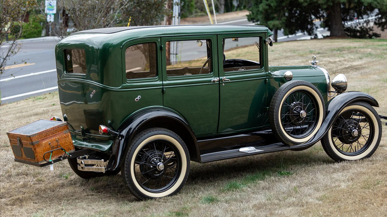 1929 model Ford Model A satışa sunuldu.  Bunun için sadece 5.200 dolar teklif ediyorlar.