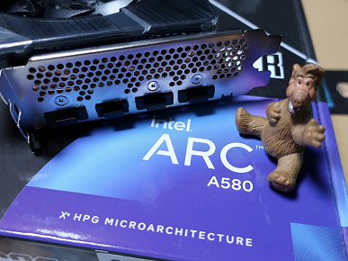 Hazır olun, GeForce RTX 3050. İlk canlı fotoğraflarda da doğrulandığı üzere Intel Arc A580 grafik kartı gerçekten var