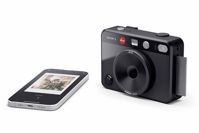 Kenara çekil Fujifilm.  Instax kameralara göre birçok avantajı bulunan Lecia Sofort 2 şipşak kamera tanıtıldı