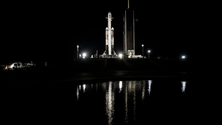 Falcon Heavy, bu on yılda NASA için ilk lansmanına hazırlanıyor.  Roketin Psyche görevini 13 Ekim'de başlatması planlanıyor
