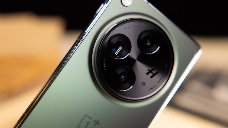 OnePlus Open'ın ana kamerasının görünümü