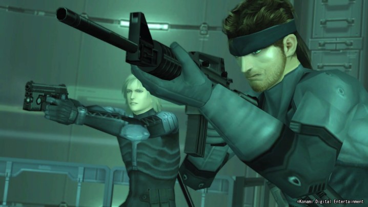 Solid Snake ve Raiden, Metal Gear Solid 2'de silah taşıyor.