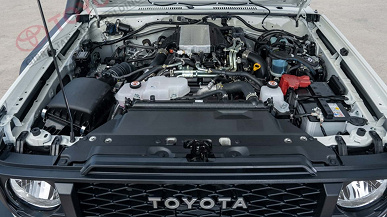 Toyota, satın alınamayan güncellenmiş 10 koltuklu Land Cruiser 70'i tanıttı.  Klasik bir otomatik şanzıman ve yeni bir dizel motor aldı.