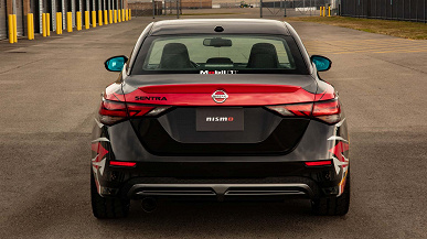 Yeni Nissan X-Trail'in off-road versiyonu tanıtıldı.  Geçit 7,5 cm yükseltildi, ek hafif ve 