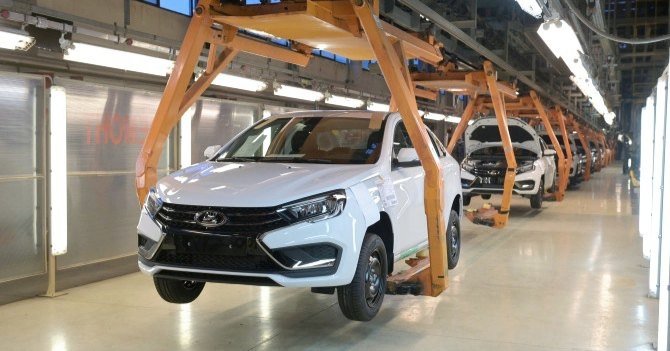 AvtoVAZ, Lada Vesta'nın üretimini yarıya indirecek - Dünyadan Güncel Teknoloji Haberleri