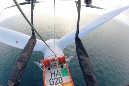Bu devasa drone'un rüzgar türbinine kargo teslim etmesini izleyin - Dünyadan Güncel Teknoloji Haberleri