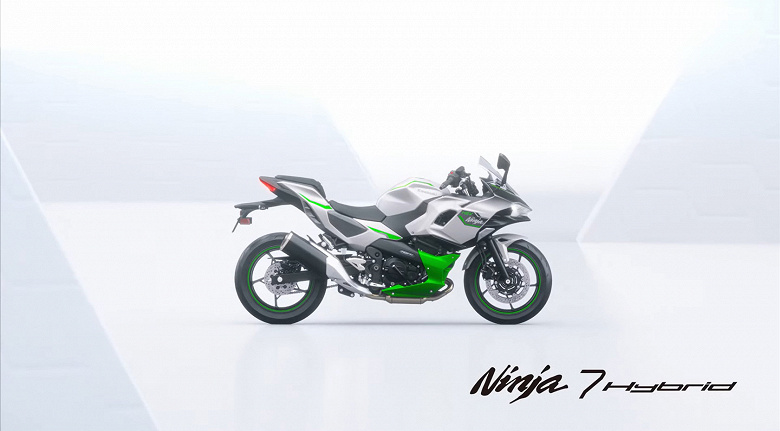 Çalıştırma dinamikleri litrelik motora sahip bir motosiklete, tüketimi ise 250 cc'lik bir motora benziyor. Dünyanın ilk hibrit motosikleti Kawasaki Ninja 7 Hybrid tanıtıldı - Dünyadan Güncel Teknoloji Haberleri