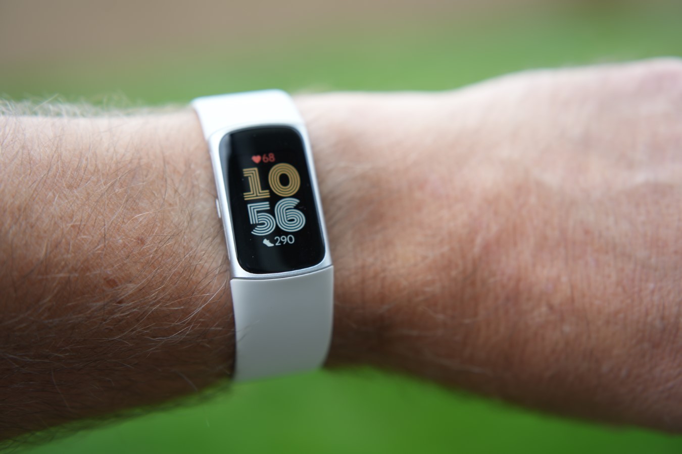 Fitbit Charge 6: Gerçekten daha pahalı bir bağlantılı saat satın almamız gerekiyor mu? - Dünyadan Güncel Teknoloji Haberleri