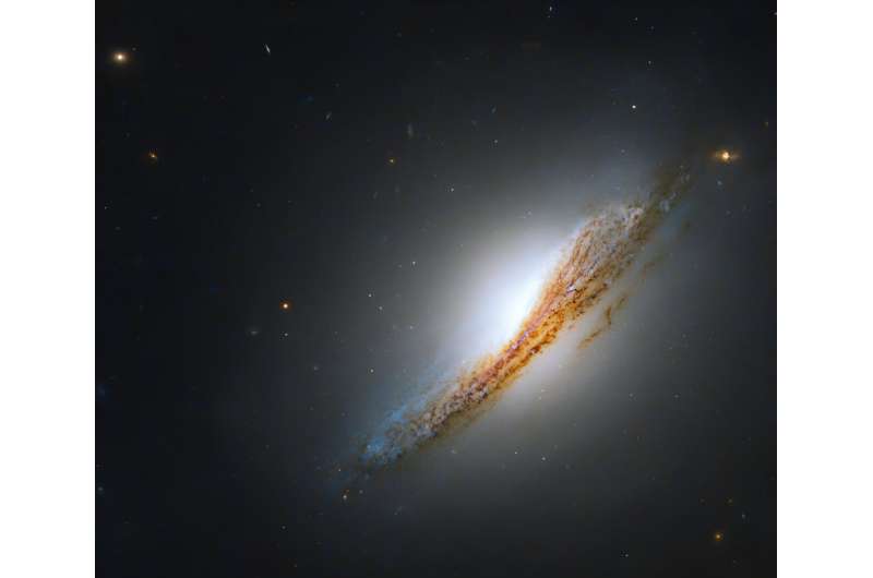 Hubble nadir radyo galaksisi NGC 612'yi kaydetti - Dünyadan Güncel Teknoloji Haberleri