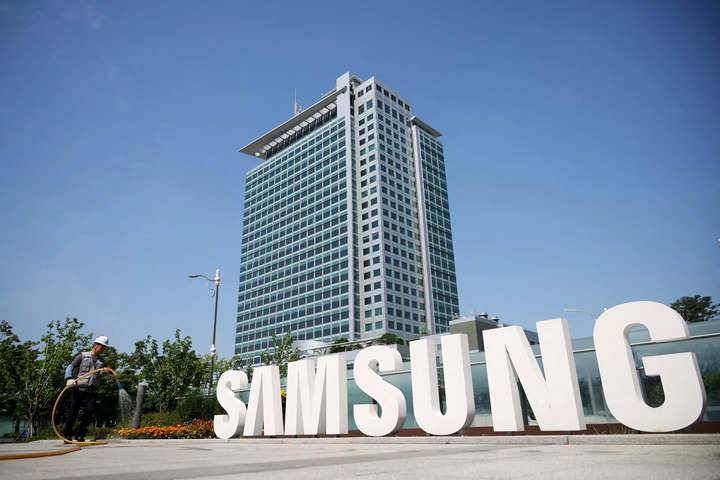 Samsung mobil ve ekran paneli işi, şirketin faaliyet karı beklentilerini aşmasına yardımcı oluyor