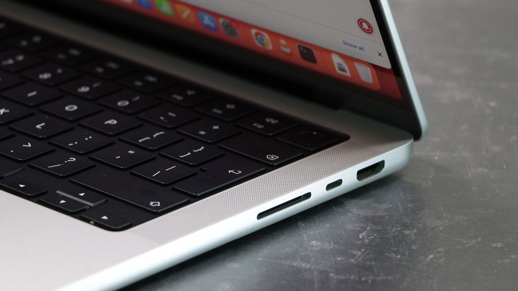 Sızdırılan fotoğrafta gösterilen MacBook Pro M3 etrafında tartışmalar sürüyor - Dünyadan Güncel Teknoloji Haberleri