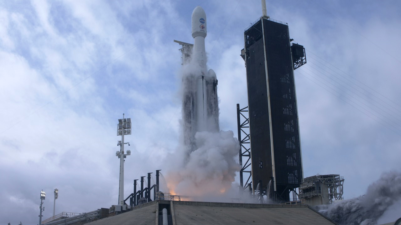 SpaceX, NASA'nın Asteroid Fırlatılması Sırasında Aynı Anda İki Roketi Fırlattı - Dünyadan Güncel Teknoloji Haberleri