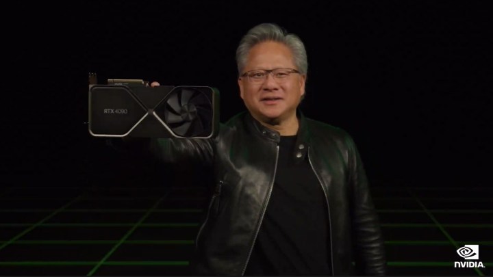Nvidia CEO'su Jensen Huang, RTX 4090 grafik kartıyla.