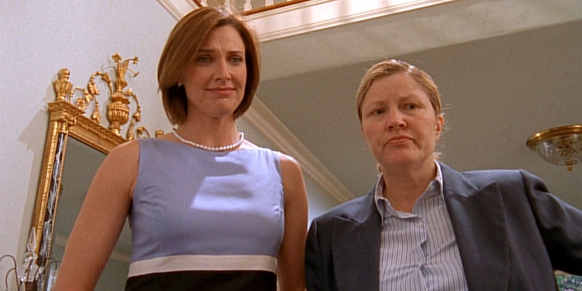 Malcolm in the Middle'da Amelia rolünde Brenda Strong ve Claire rolünde Jeannine Jackson yer alıyor.