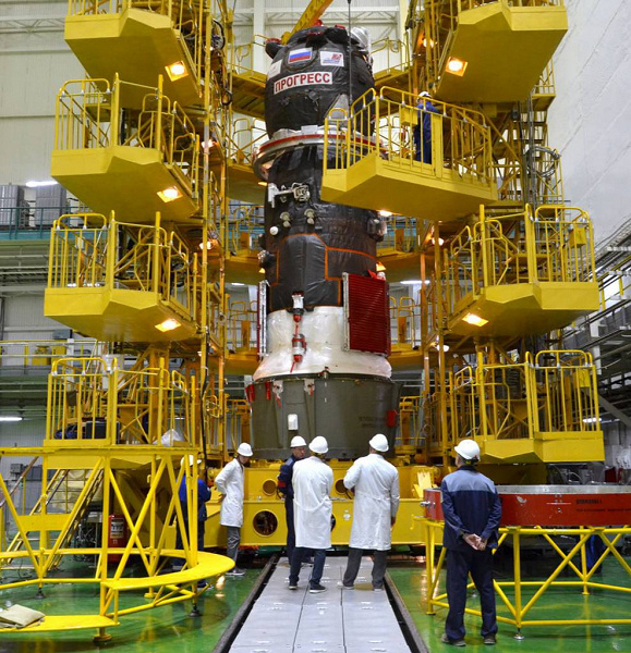 Progress MS-25 geçiş bölmesine yerleştirildi: zaten onu ISS'ye götürmeye hazırlanıyorlar