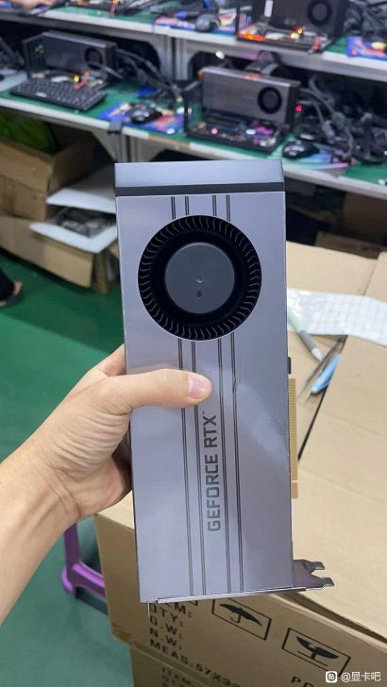 Çinliler topluca GeForce RTX 4090 satın alıyor ve onlardan “Frankenstein canavarları” yaratıyor.  Çipleri başka bir karta lehimliyorlar 