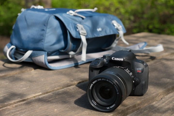 Yeni başlayanlar için en iyi DSLR fotoğraf makineleri Canon Rebel T7i