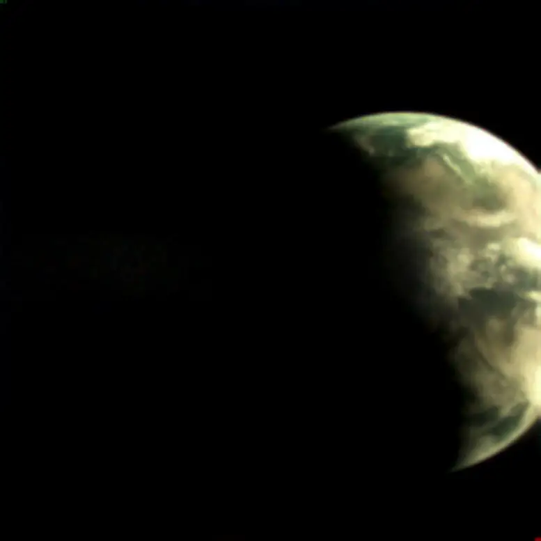 6.000 km'lik Yörüngeden 2 mm'lik Mercekle Dünya - Dünyadan Güncel Teknoloji Haberleri