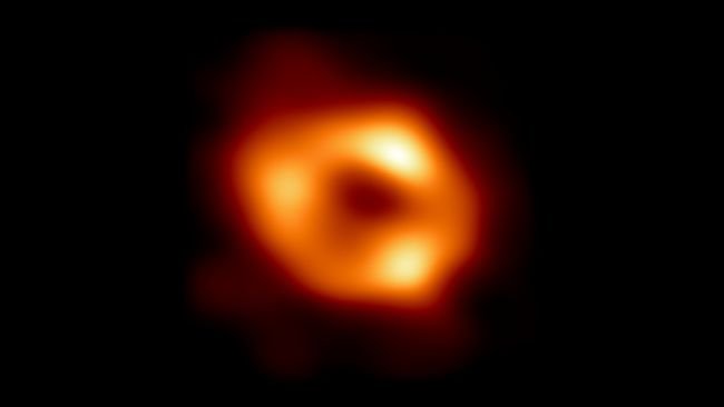 Bilim insanları Sgr A*'nın büyüklüğünü ve kütlesini doğru bir şekilde ölçebildiler. Galaksimizin merkezindeki kara deliğin beklenenden daha büyük ve kompakt olduğu ortaya çıktı - Dünyadan Güncel Teknoloji Haberleri