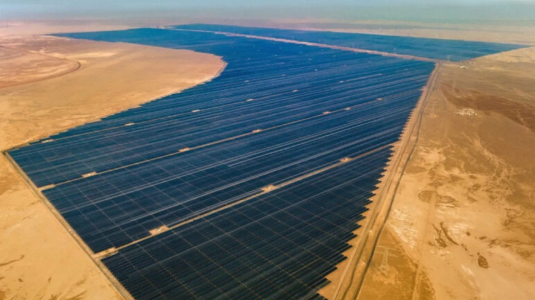 Dünyanın tek alanda kurulu en büyük güneş enerjisi santrali BAE'de hizmete açıldı - Dünyadan Güncel Teknoloji Haberleri