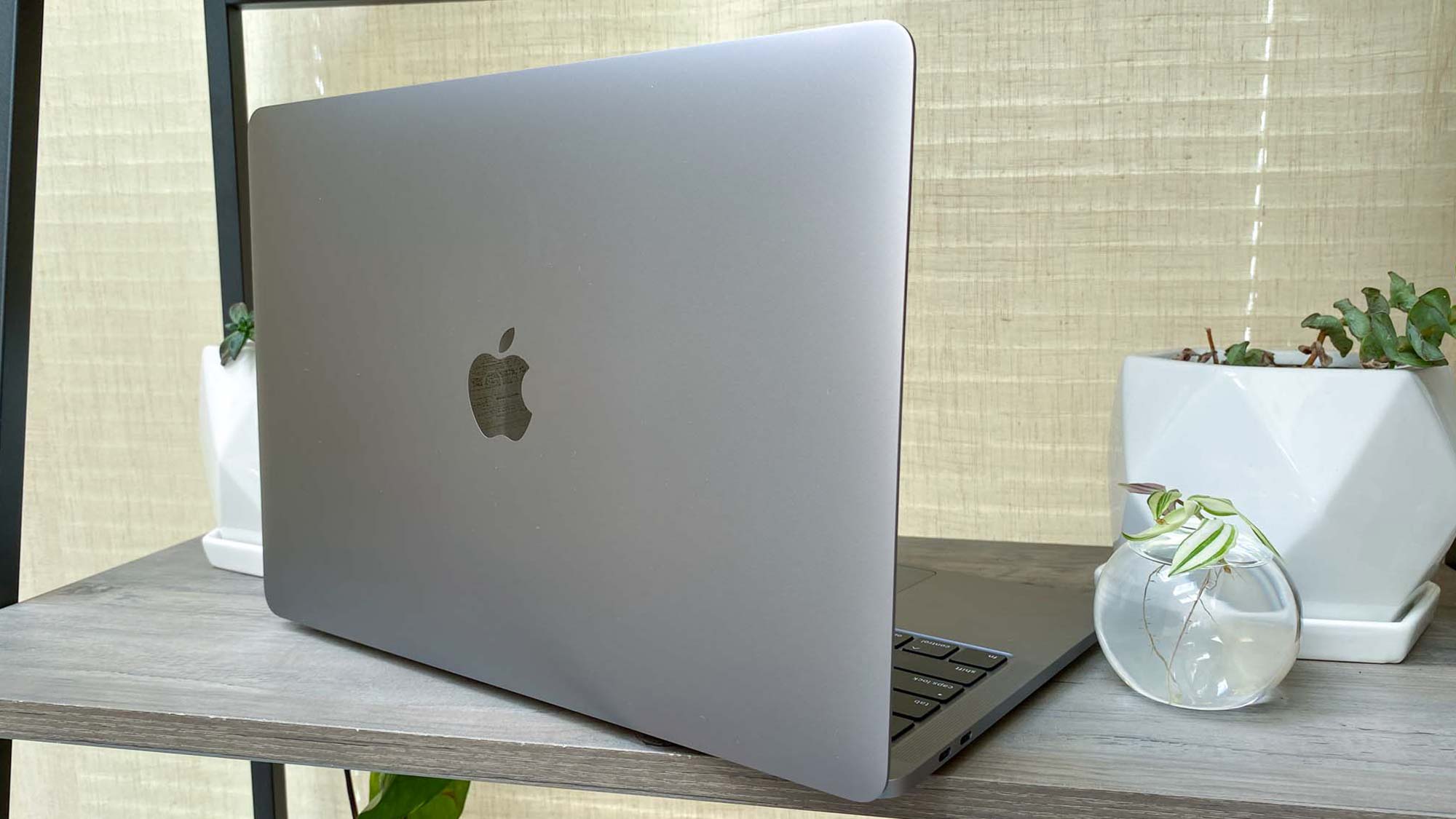 'Dustgate' MacBook Pro'nuzu kullanılamaz hale getirebilir - bilmeniz gerekenler - Dünyadan Güncel Teknoloji Haberleri